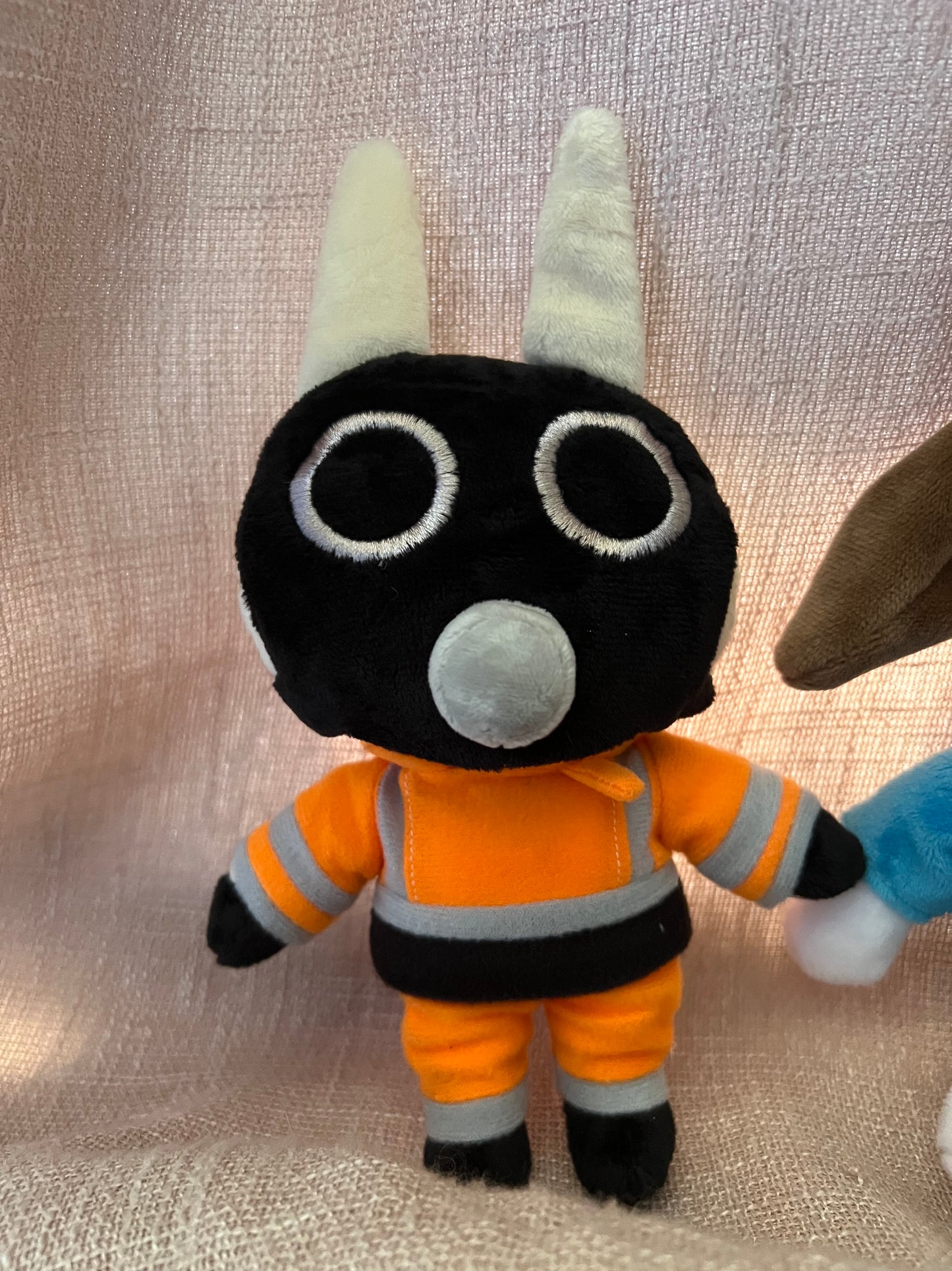 Trait 8" Plushie