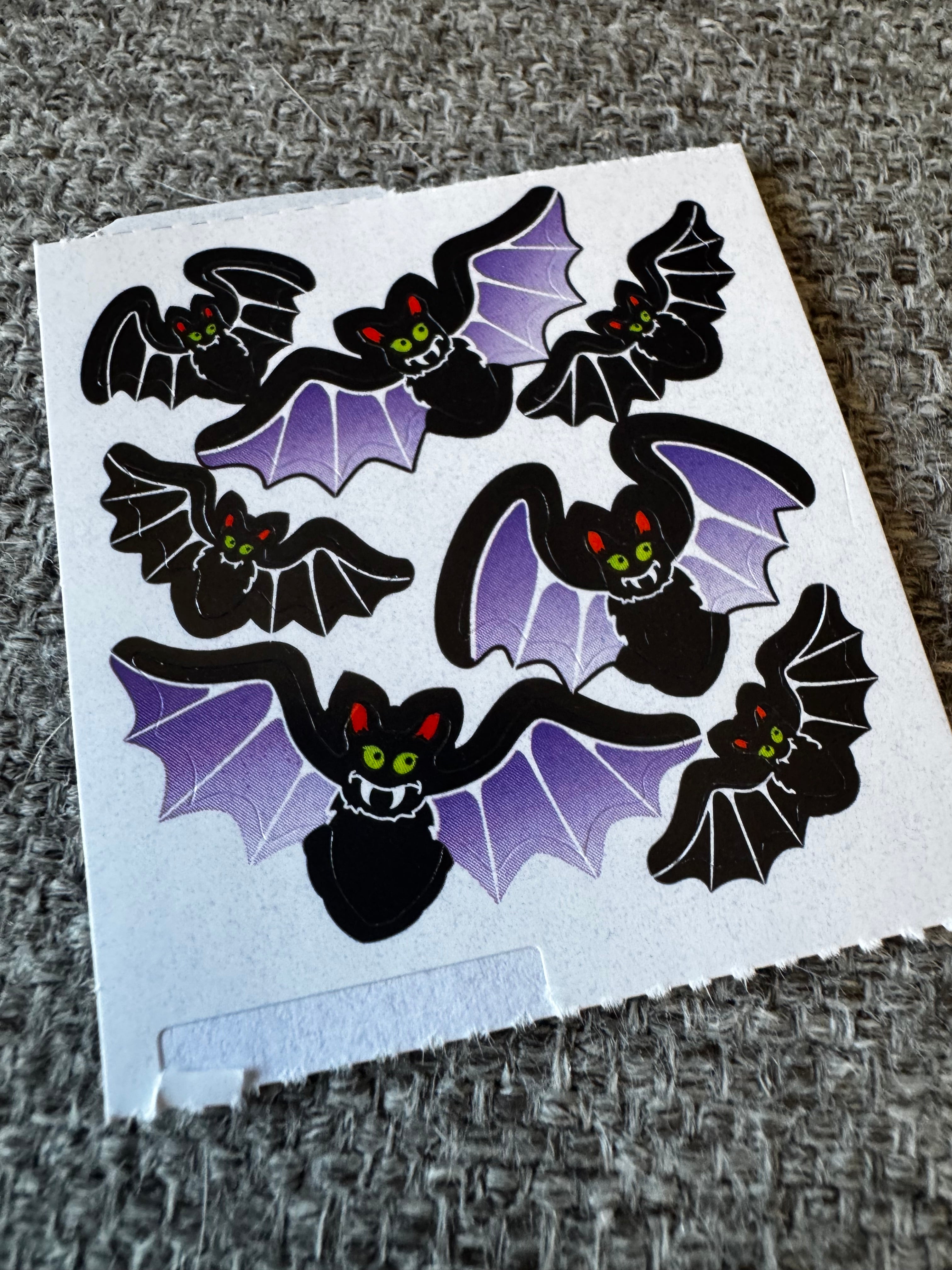 Paper Mod: Bats (SANDYLION)